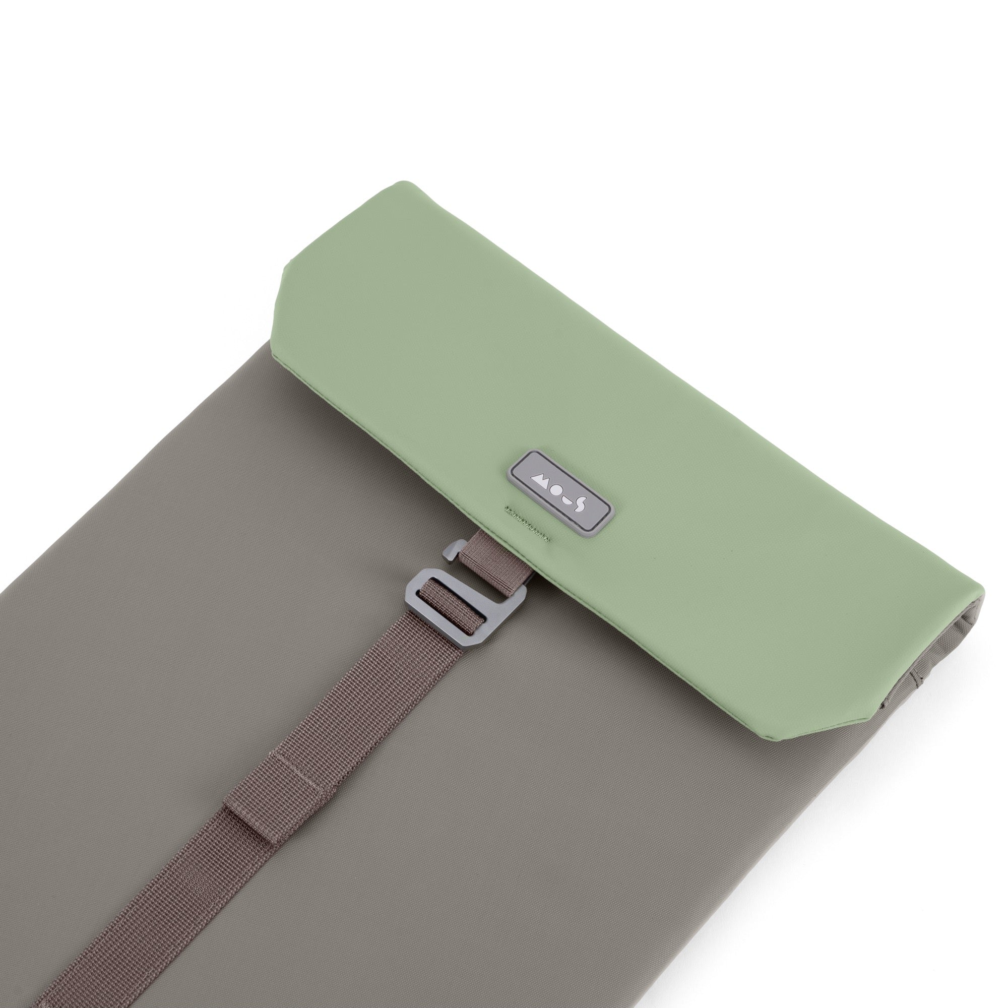 LEMMY_UniversalLaptopSleeve_Sage_Large_2000x2000_LogoGhookCloseup_6ffbad81-23aa-4bde-82e9-2a64dd68a159